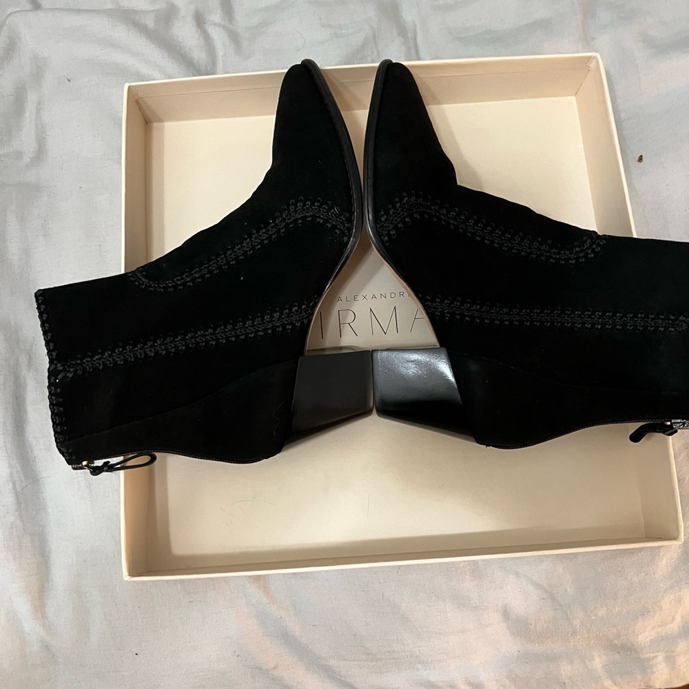 Alexandre Birman Black Suede Boots with box included - Picture 2 of 6